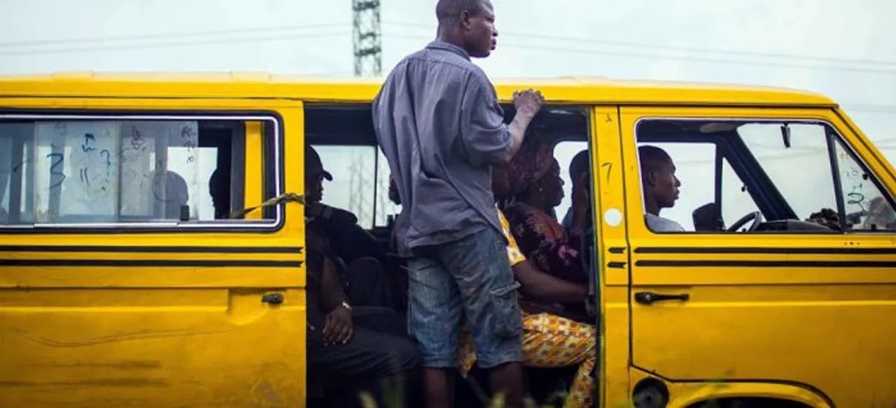 Danfo bus: los taxi T3 de Lagos