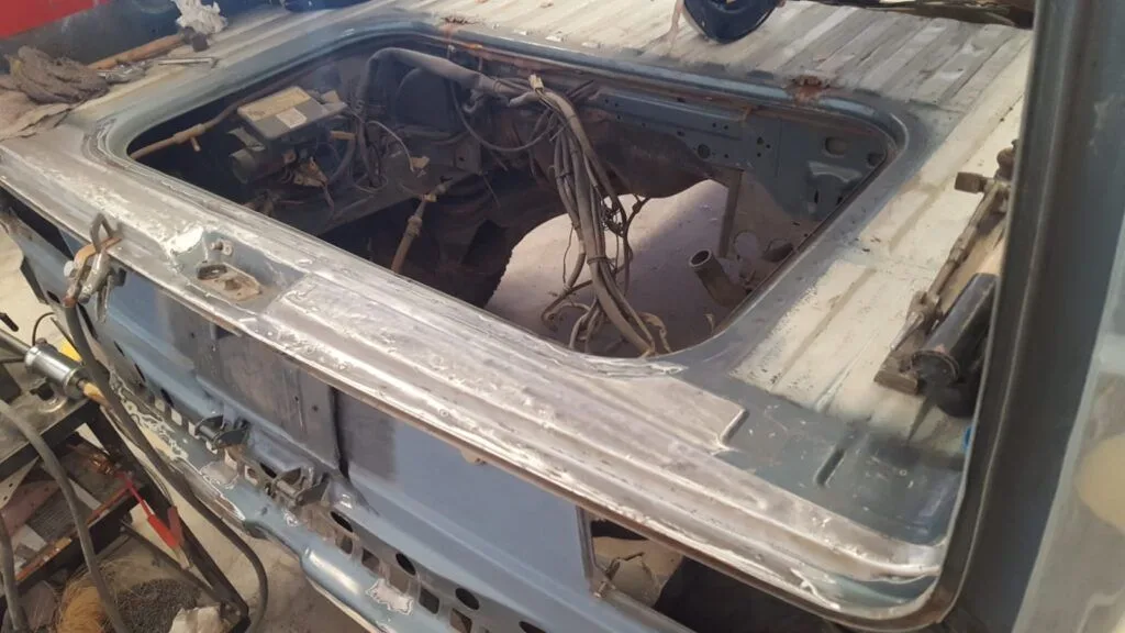 Arreglando la chapa del maletero