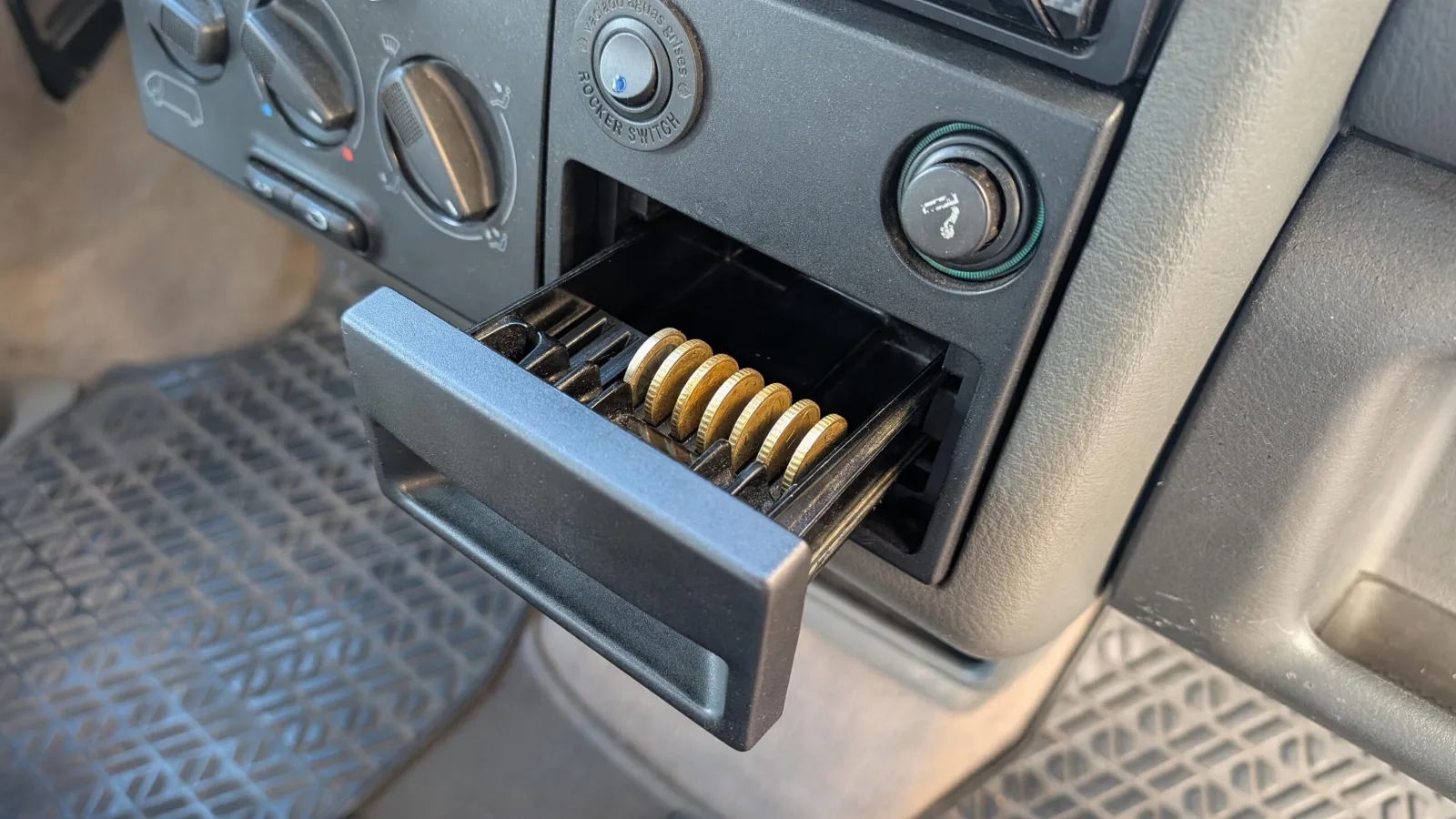 Portamonedas para cenicero VW T4 - vista 2